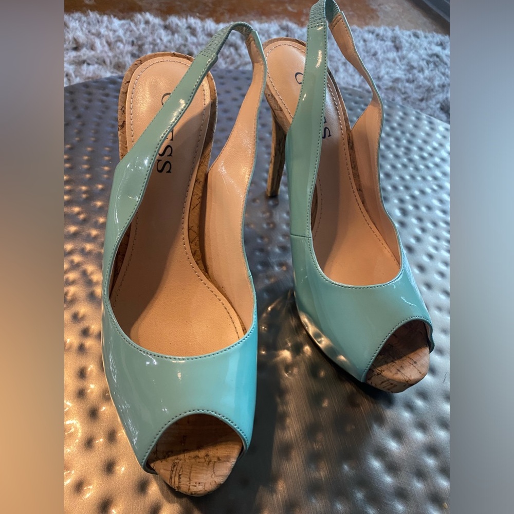Guess size 8 heels - Picture 2 of 10